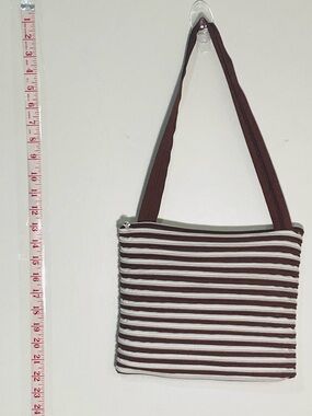 LIKE NEW All Zipper Shoulder Bag ECO-FRIENDLY